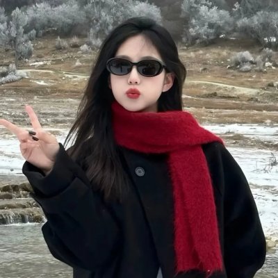 使用下方 20 个影片名，按顺序一一对应，不要改动片名文字，只根据片名和括号内类型提示来虚构全新的故事内容： 红色 感恩时节 圣物秘闻录 亲爱的篮球 性病态心理学 活出好命来 文君怨 时候到了 不要送花给我 超能敢死队 实习天使粤语 鲸之歌 声临其境 嘉宾纯享版 丧尸不要停 丧尸病狂 温暖的，甜蜜的 实现永恒幸福的七个阶段 猫忍 大杀手 少年鳄鱼队3
